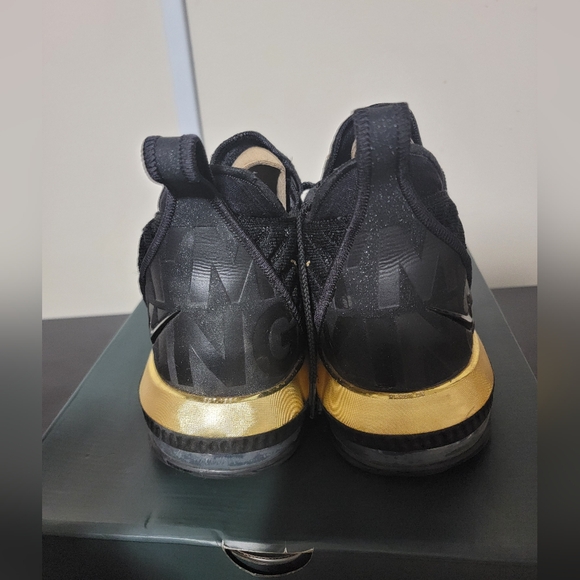 Nike LeBron XVI (16) - 10.5 MEN'S - Picture 4 of 8